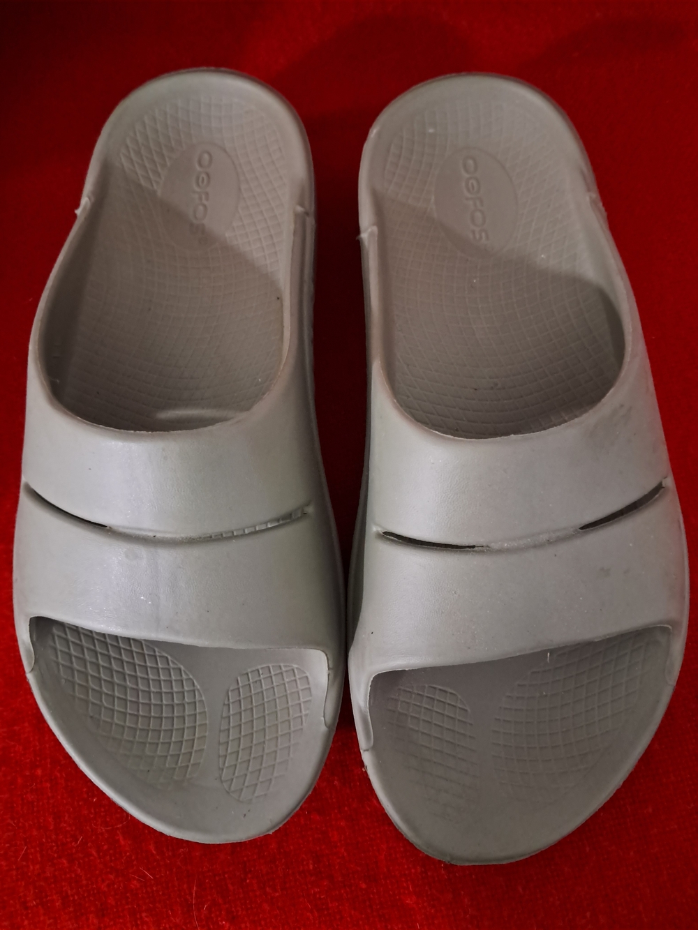 OOFOS Light Green Slip-On Recovery Slides